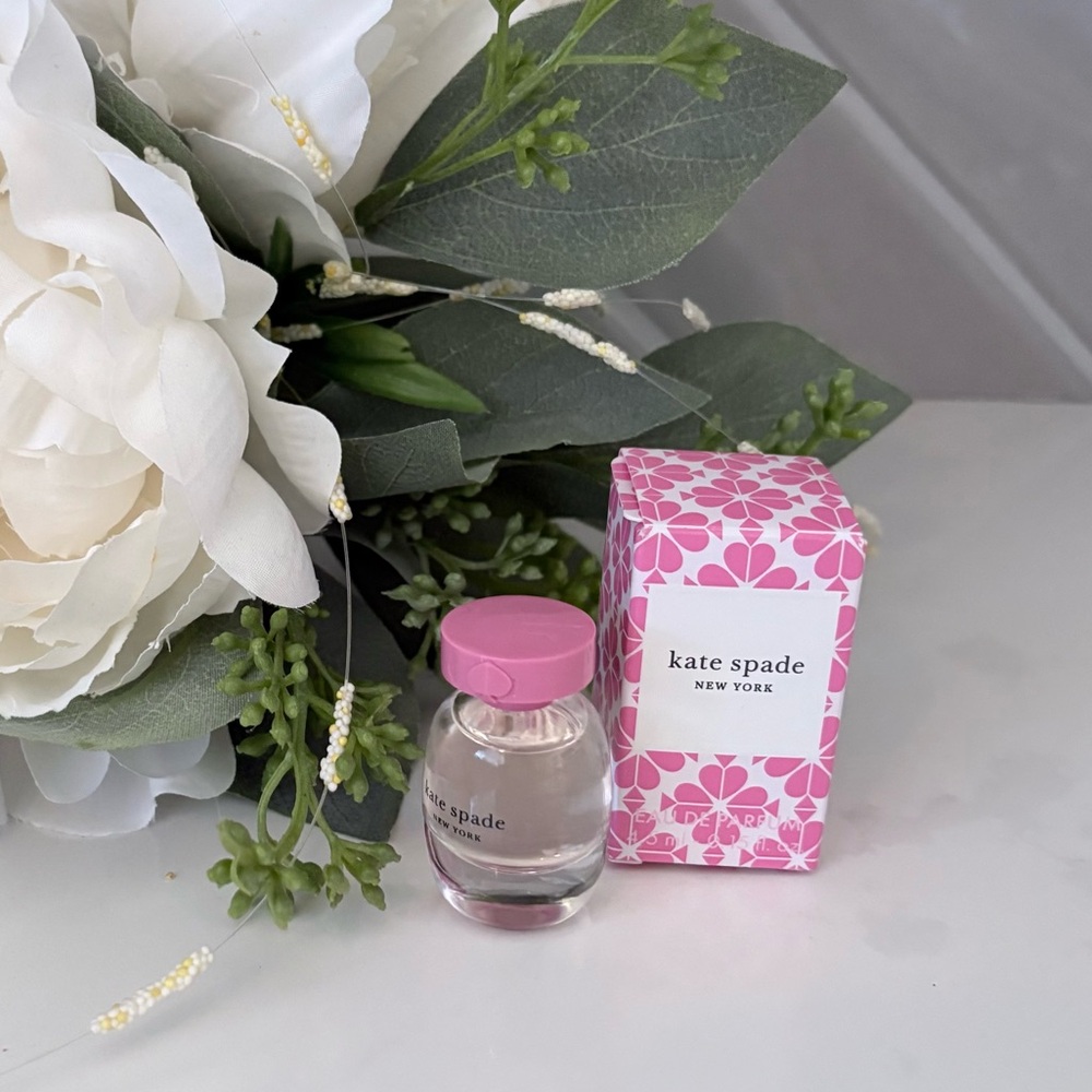 New in Box KATE SPADE 0.15 Oz Travel Size Eau de Parfum